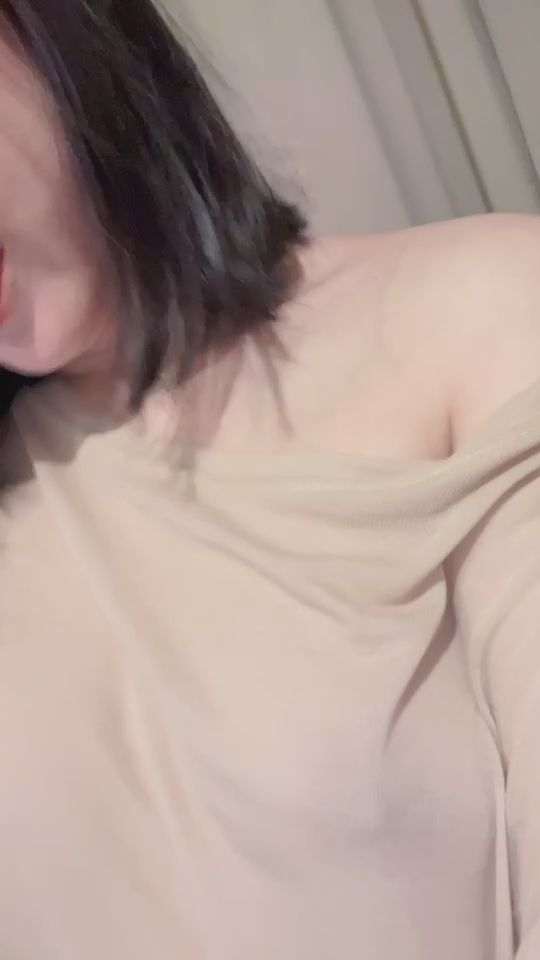 unapussy : 完美水滴乳房＋粉嫩乳頭💦💦如果沒有解鎖一定會吃虧❤
想要得到更多影片
請私訊詢問索取唷❤❤