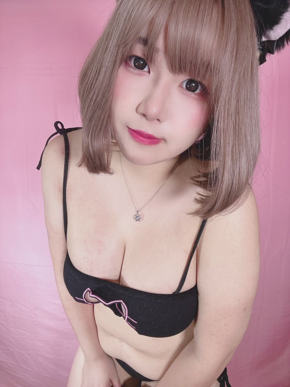 lovemilemile : 巨乳貓耳娘系列