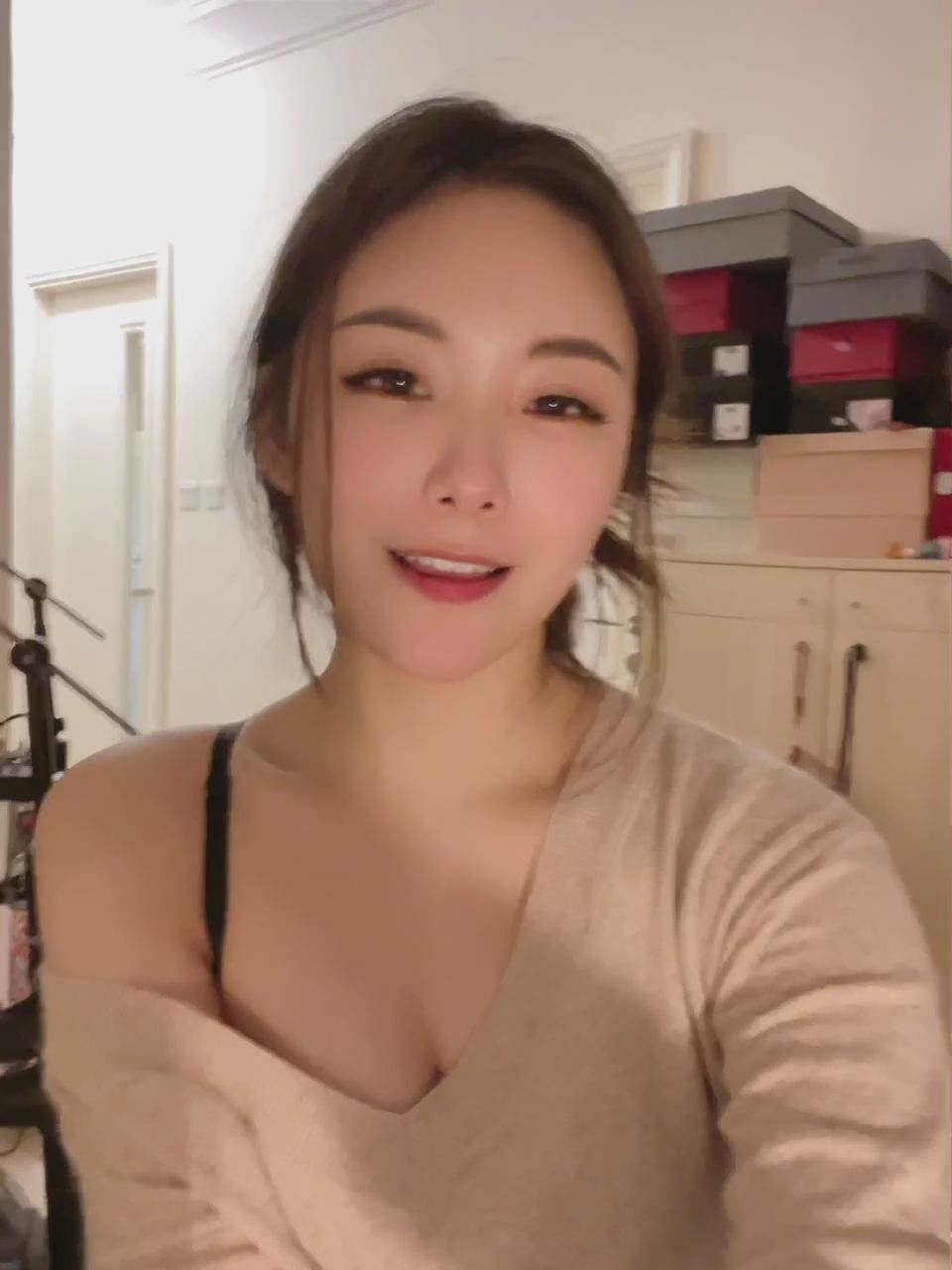 thisisshl. : 想教一下大家如何性感地飲水