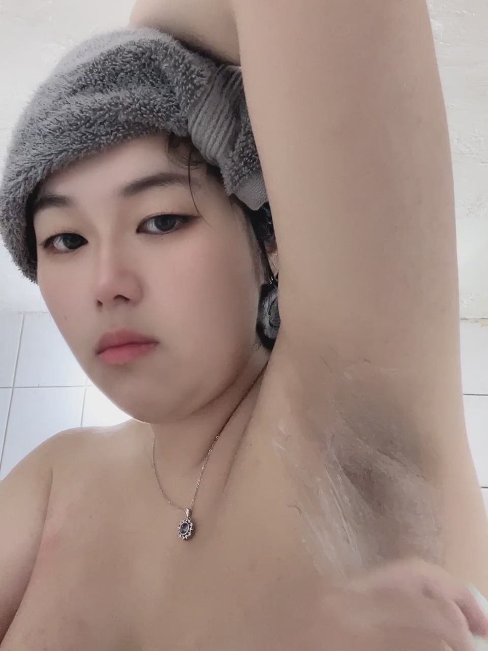 lovemilemile : 刮腋毛給你看🤪