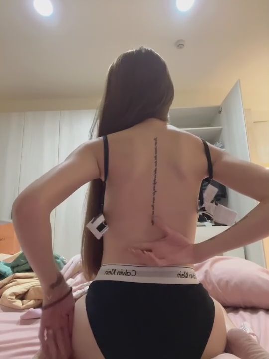 vanessajs : 運動內衣第二集昨天忘了傳 哈哈 我這解內衣的速度比你們快吧😜😜