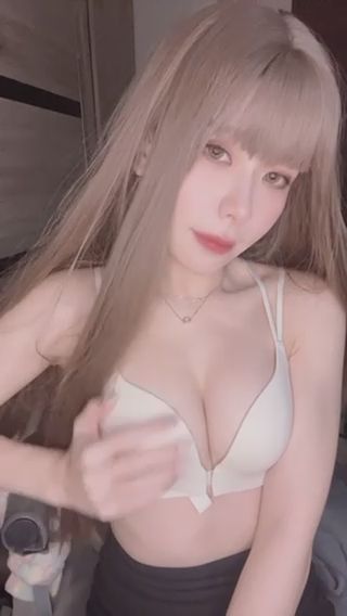 vavababy : 🌹有沒有奶控（.人.）幫我解前扣嗎❤️
訂閱+追蹤截圖畫面給領5部免鑽大尺片🔥10/30前就可以參加額外抽吃飯約會2位