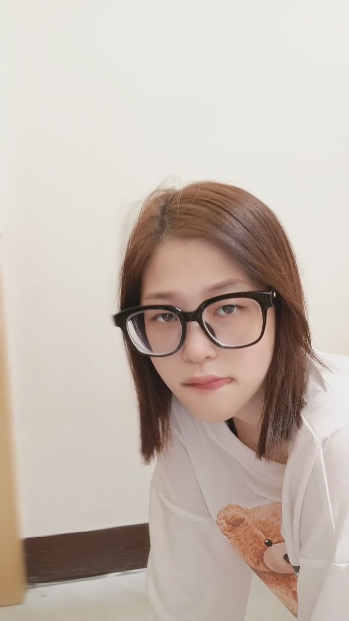 sexyven : 絕優嫩妹 就愛後入推車式