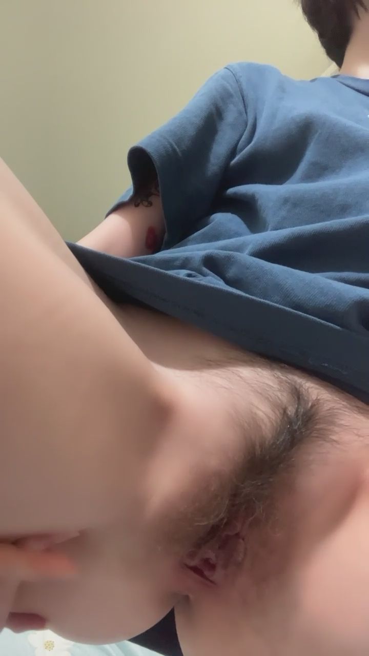 lynnbae : 有人收小可愛嗎？反正我閒著也是閒著٩(๑❛ᴗ❛๑)۶