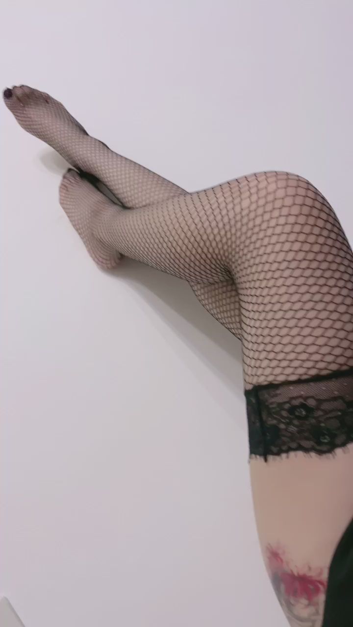zonatsts : 😈😈
領完貨先試穿給你們看😈