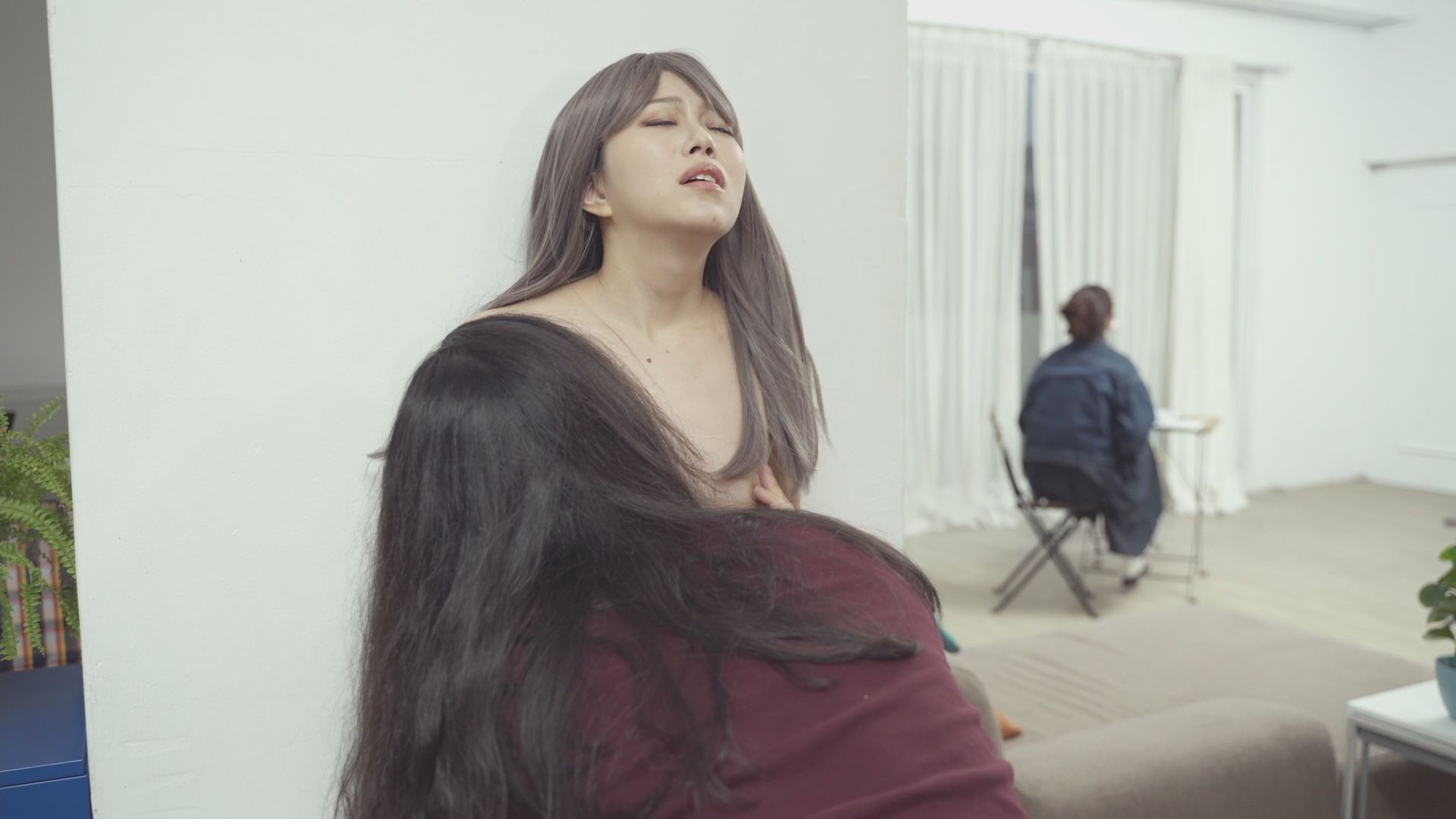 cutejoanne : 正牌女友會不會知道了 #美乳 #美腿 #Busty #Legs