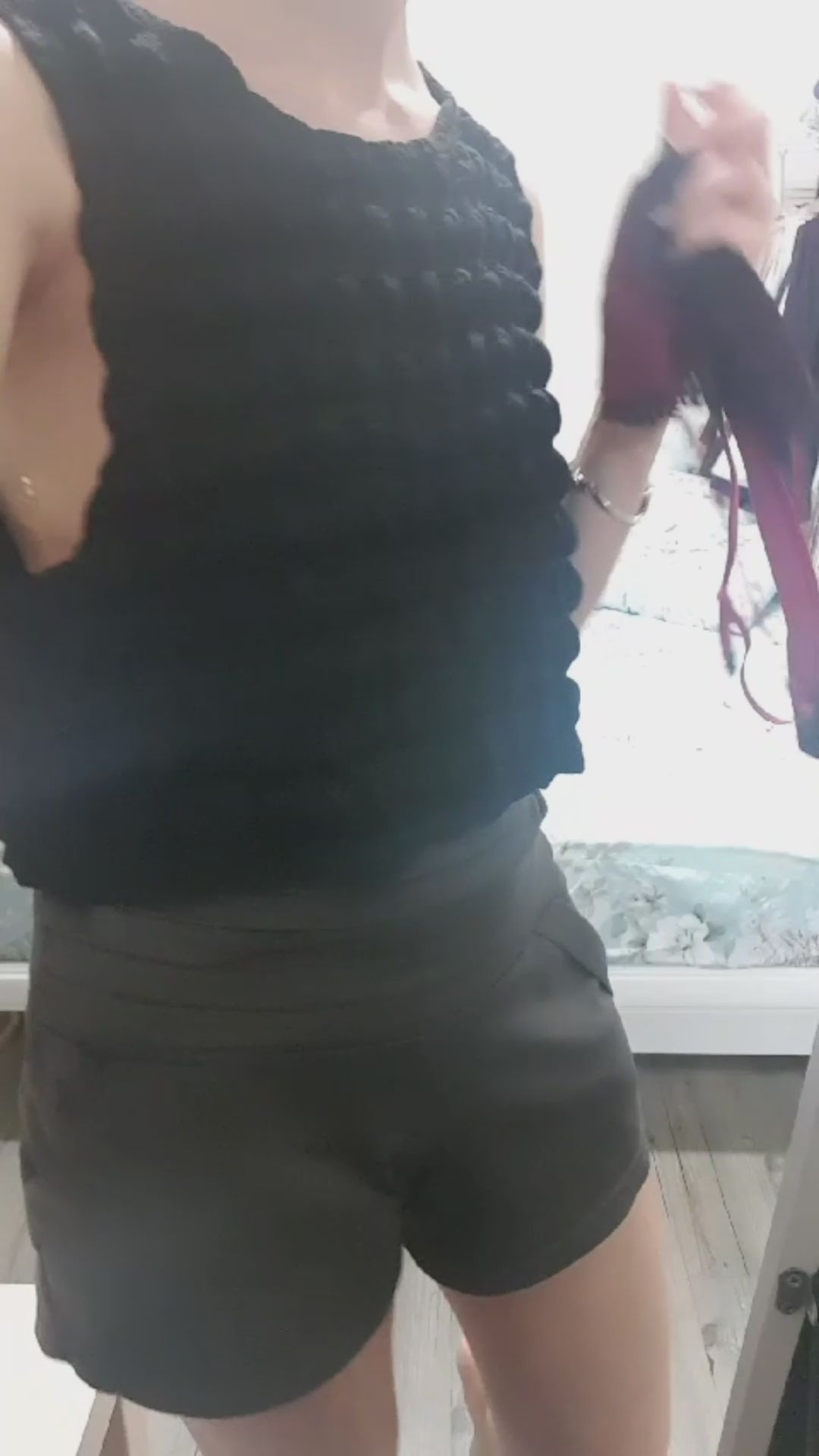 janicee : 特殊的露側乳系列♥️
脫下內衣👀
露出側乳與紋身貼紙😈
夏日的性感小心機😍
#側乳 #腋下 #赤腳 #美腿 #裸足 #腿控