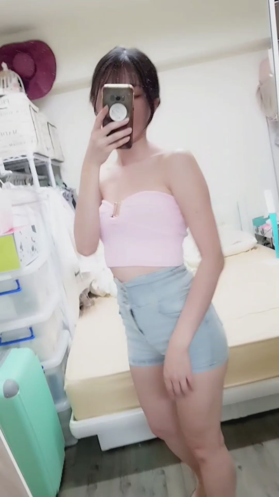 janicee : 高跟鞋美腿與性感馬甲