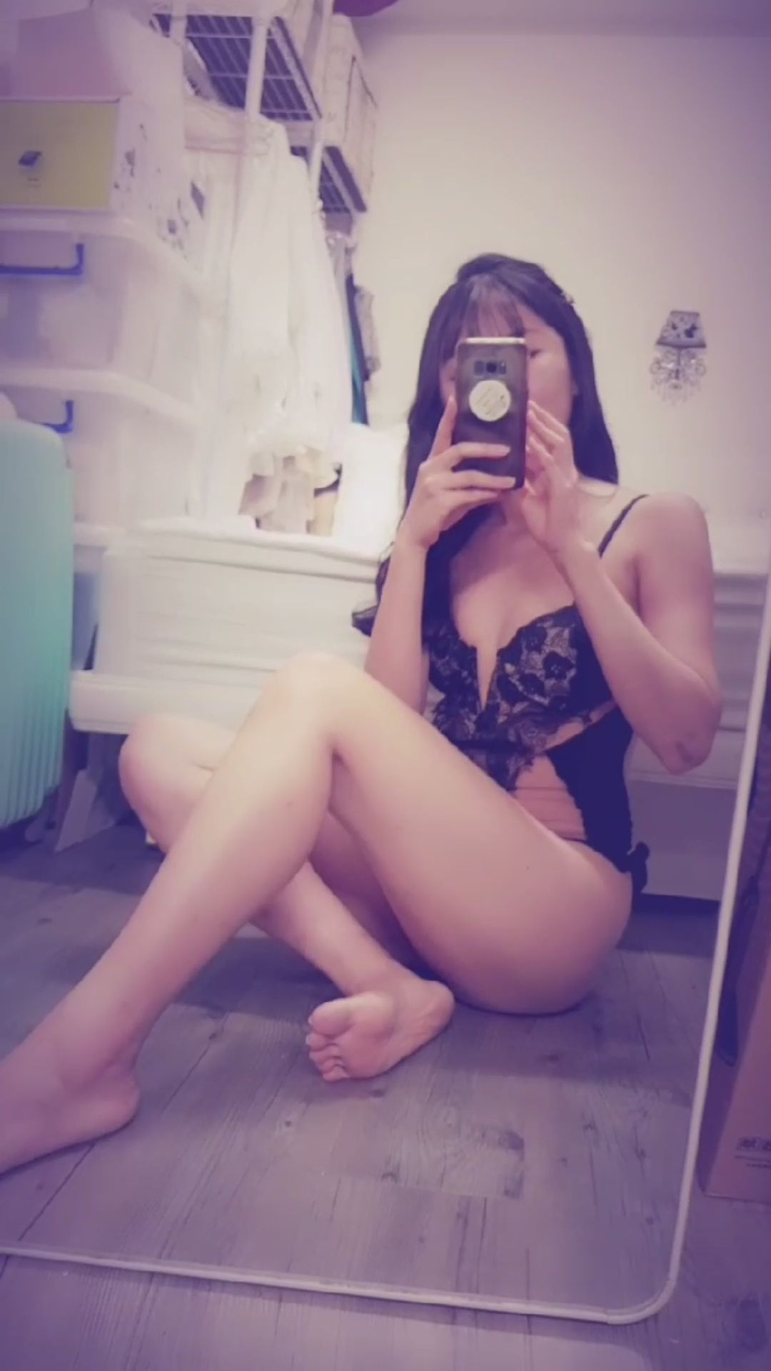  : 揉奶舔嘴💋