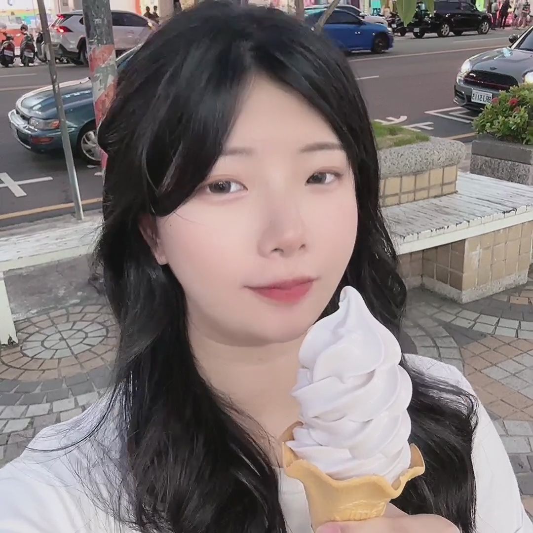 annie_lovely : Babe你也想被我這樣👅嗎