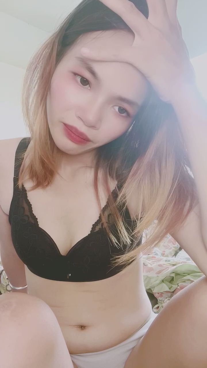  : 你的目光，注定逃不出我的指尖與深情凝視。✨ #性感撩髮 #深情凝視 #女神魅力