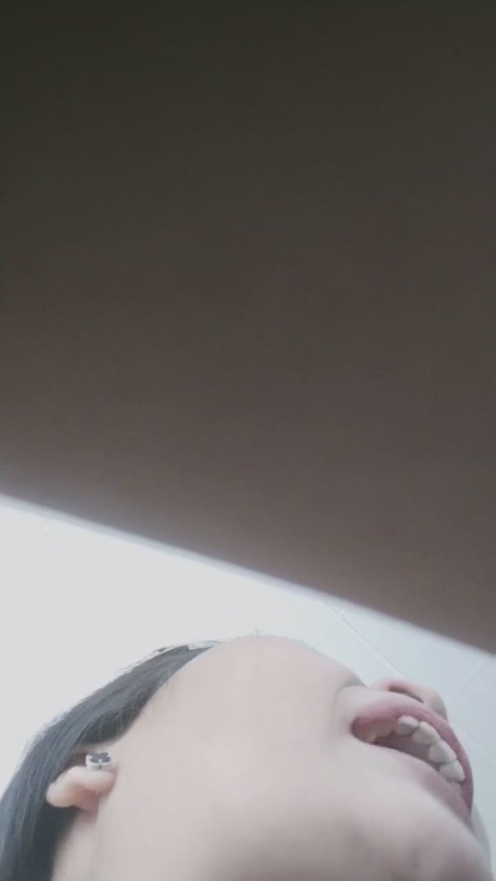 bunxinhgaibl : 指尖與雙唇的親密遊戲,近距離的誘惑你抵擋得住嗎?😈💦 #親密互動 #誘惑 #直播精華 #心動瞬間