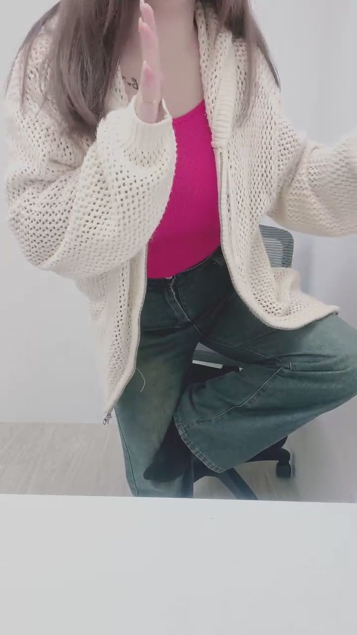  : 聊到笑瘋！靠這麼近是不是心跳加速了？😆💖 #開心 #直播精華 #甜美 #女友感