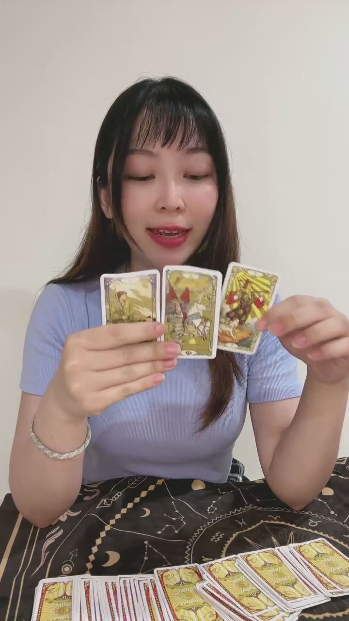 e548362 : 這三張牌裡藏著屬於你的小秘密... 準備好和我一起揭開它了嗎？🃏💫 #命運之牌 #神秘驚喜 #塔羅測驗