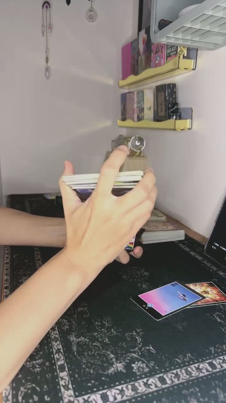  : 今天的塔羅牌陣透露了什麼秘密？一起來仔細解讀... 🔮✨ #塔羅占卜 #神秘指引 #抽牌