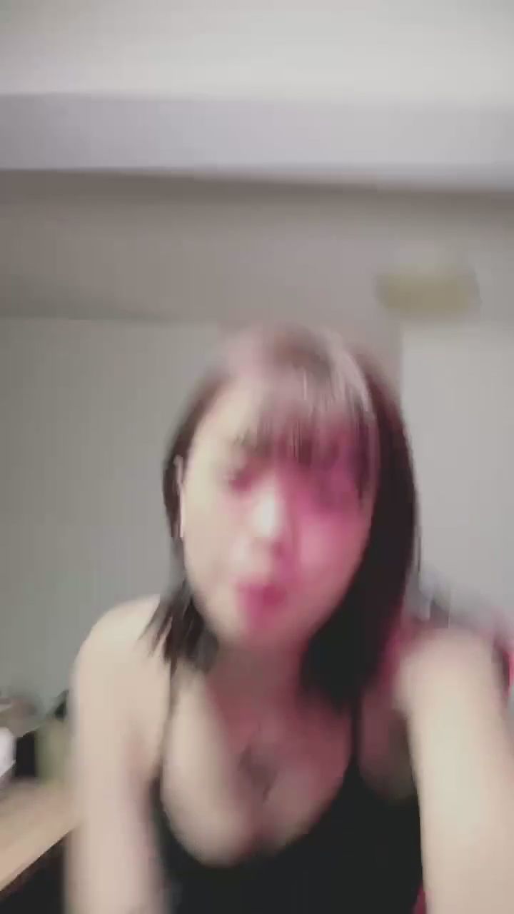 jenny_honey : 突然靠近的小驚喜！有沒有想我呀？💕 #驚喜 #近距離 #動態