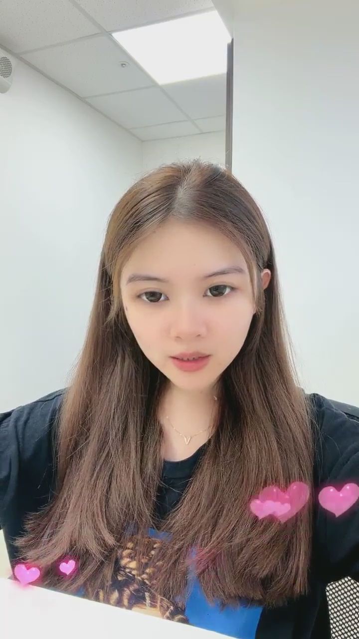 154_01 : 送你一個半心,另一半等你來拼湊 ❤️✨ #比心 #甜美互動
