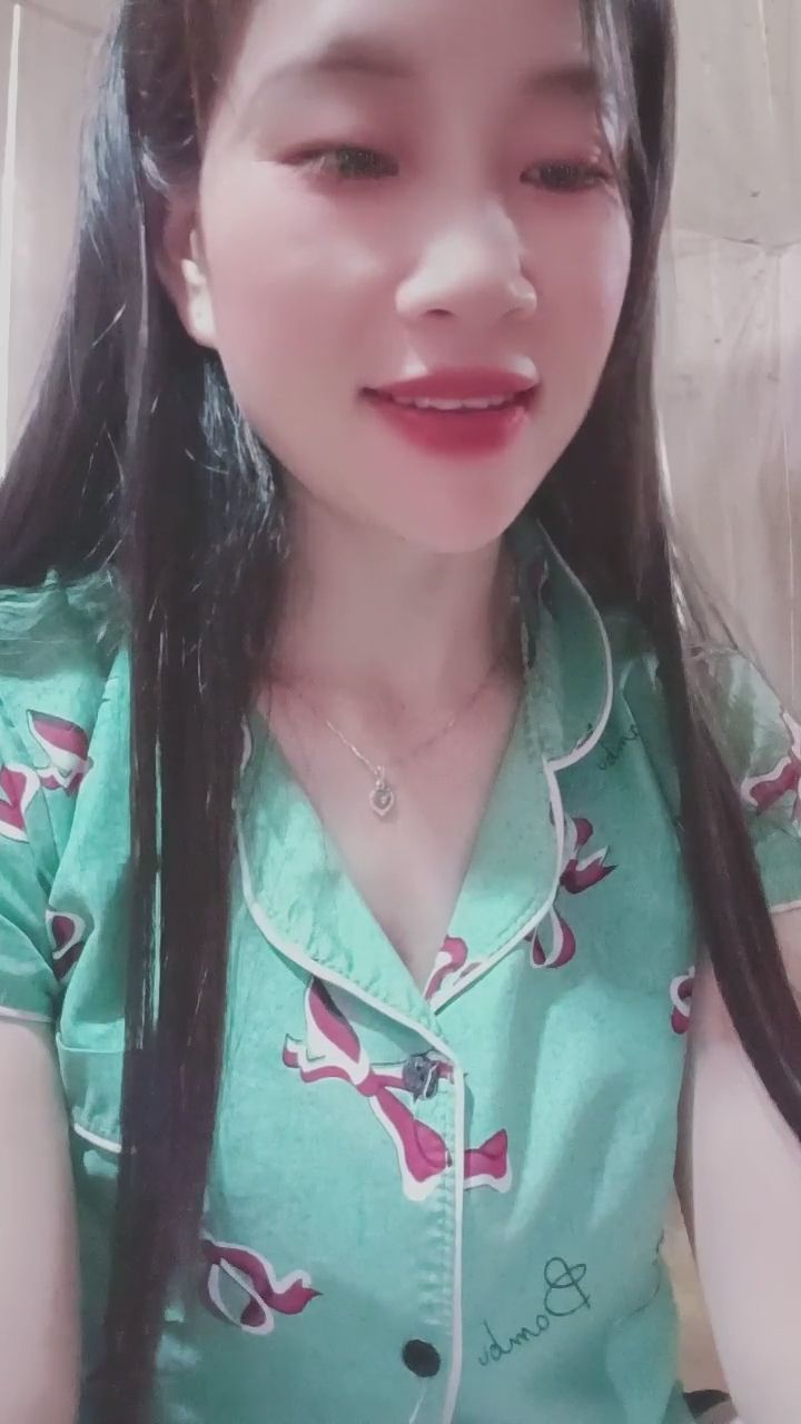 tranghang : 甜美的微笑和專屬你的聊天時光~快來陪我說說話吧!🥰 #直播 #甜美 #女友感 #聊天 #日常 🥰