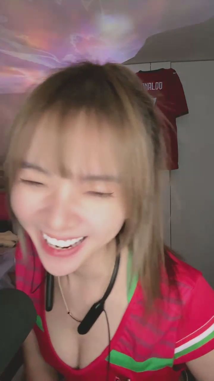 ccsusu : 說好的皮皮反指標呢🥹 #球衣女孩 #甜美燦笑