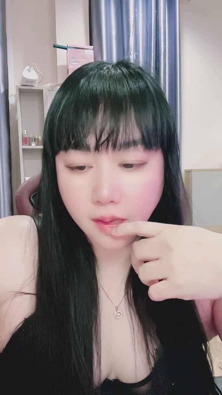  : 捕捉到與你對視的瞬間...我的眼神有說出心裡話嗎？💋 #眼神對視 #心動瞬間 #私密視角