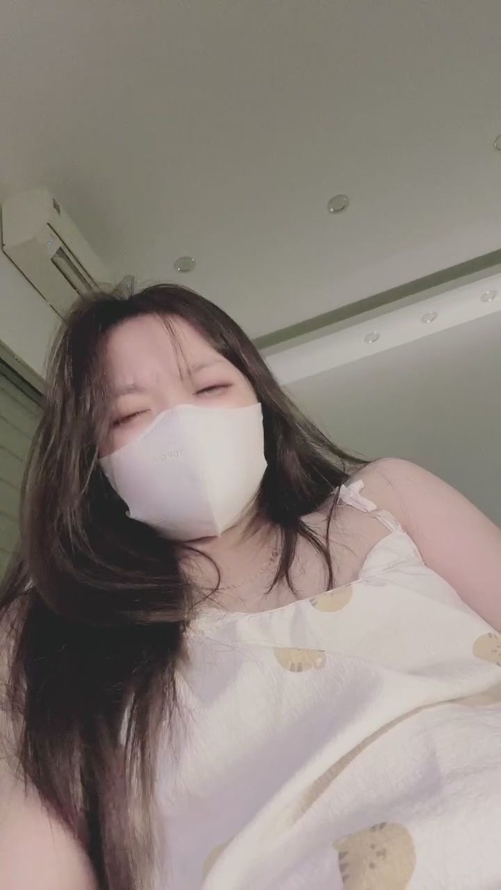  : 玩具的極致探索，捕捉她最真實的享受表情。 💖 #享受 #臉紅心跳