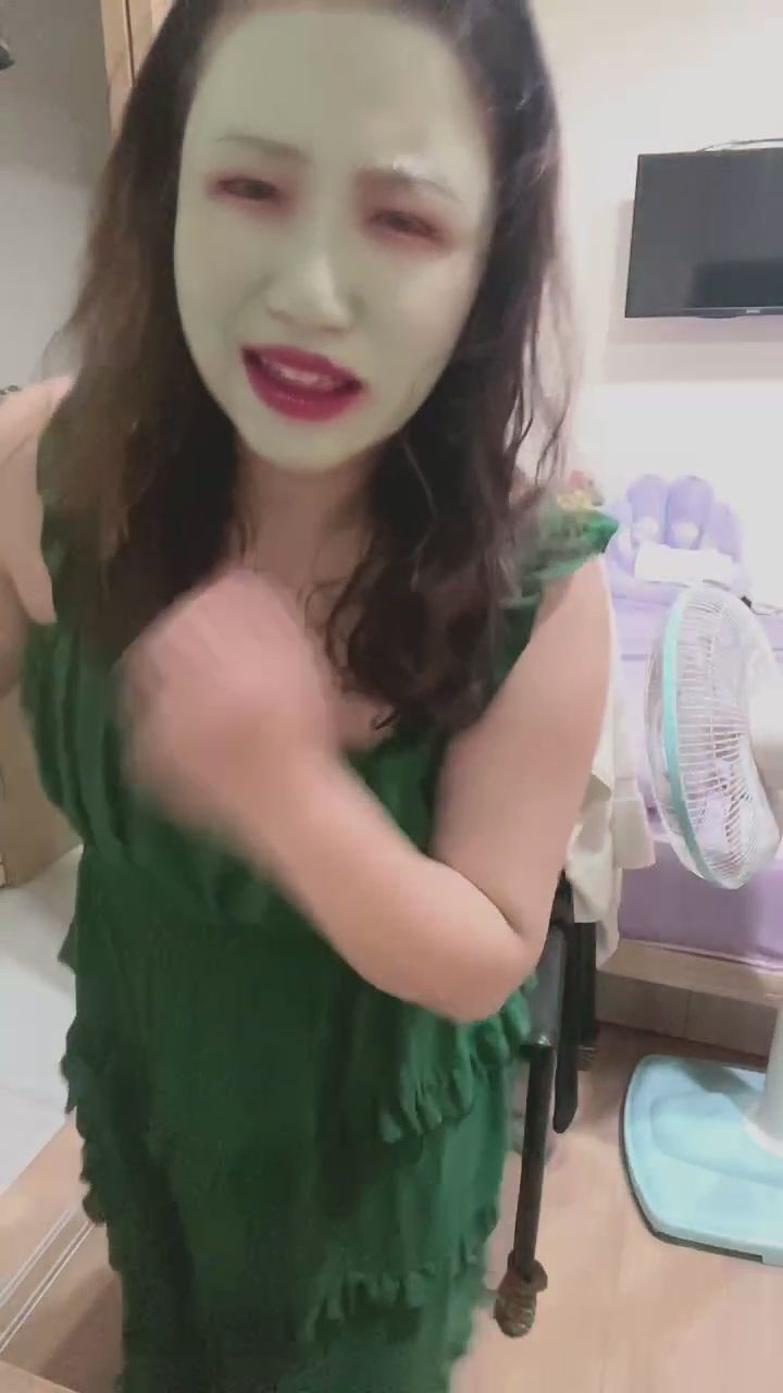  : 準備好接招了嗎？這段充滿野性的舞蹈絕對讓你目不轉睛🔥 #動感舞蹈 #熱情互動 #直播熱舞