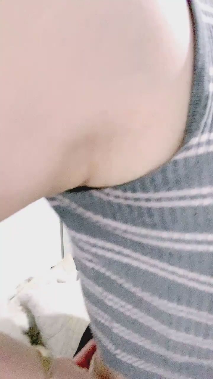 : 妝畫好了，站起來給你們看看今天的全身穿搭 ✨ #性感曲線 #穿搭展示 #粉絲福利
