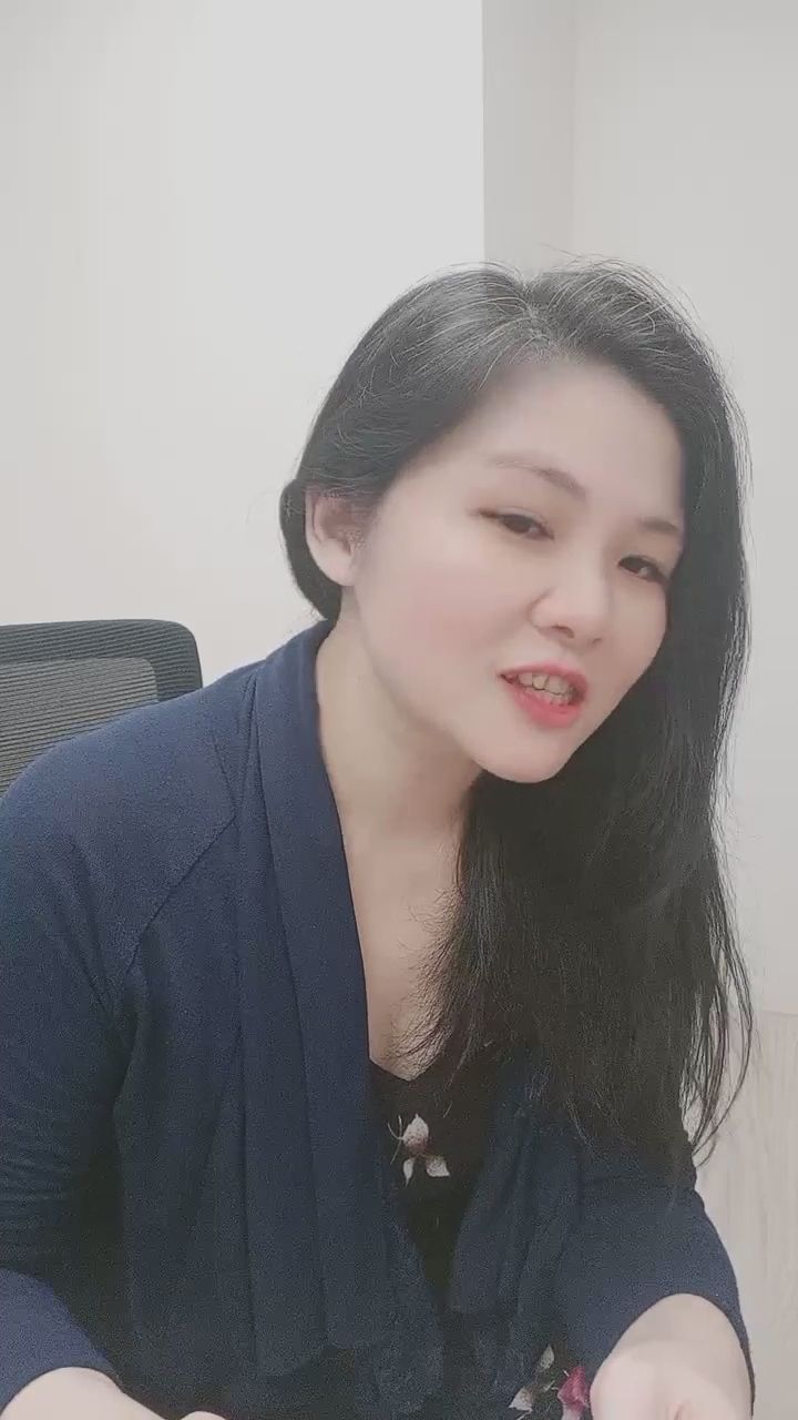 : 專屬你的手指愛心！快來接收這份甜蜜告白 ❤️ #手指愛心 #心動瞬間 #甜蜜互動