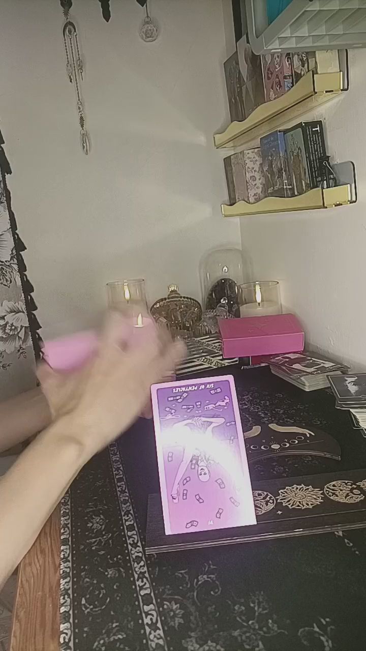 innerlighthouse : 深入解讀塔羅牌中的親密秘密，每一張都充滿誘惑與浪漫... 🌙🃏 #情慾塔羅 #浪漫誘惑 #占卜日常