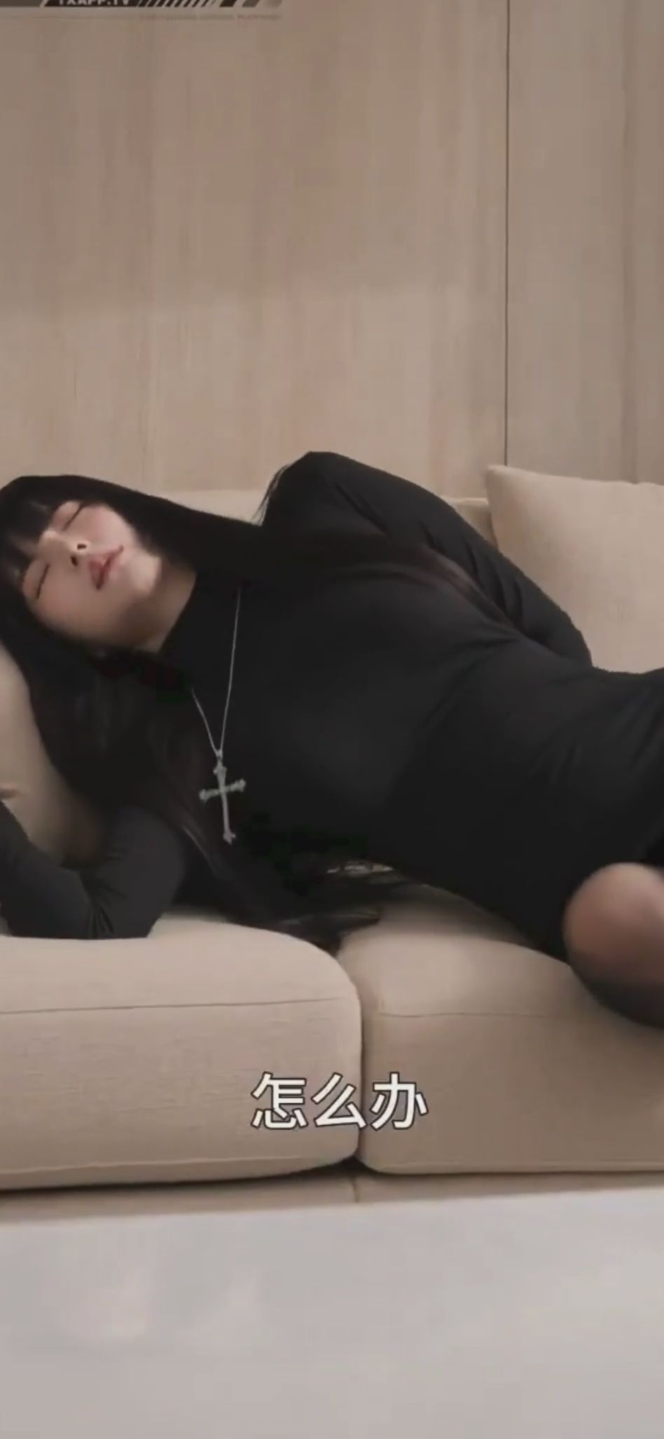  : #AI生成 怪癖女娃 小心點別拆下口罩😷