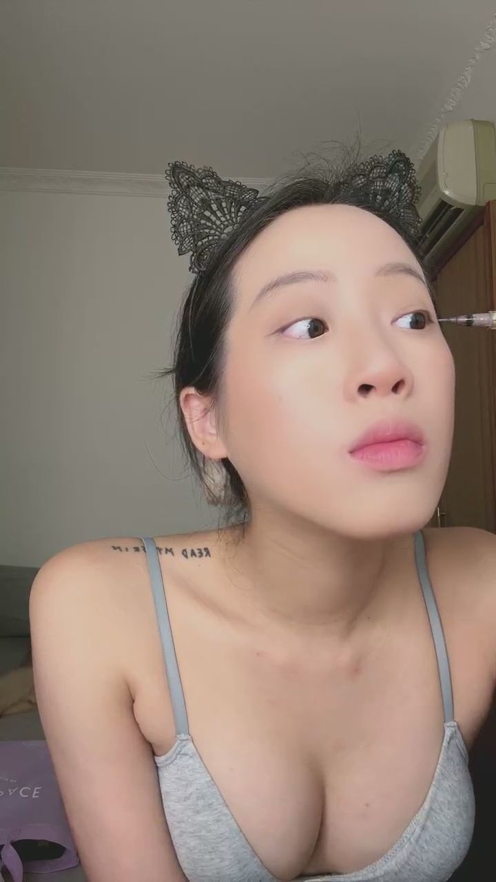  : 乳不巨何以聚人心？💄🐈‍⬛ #貓耳 #日常 #化妝 #居家