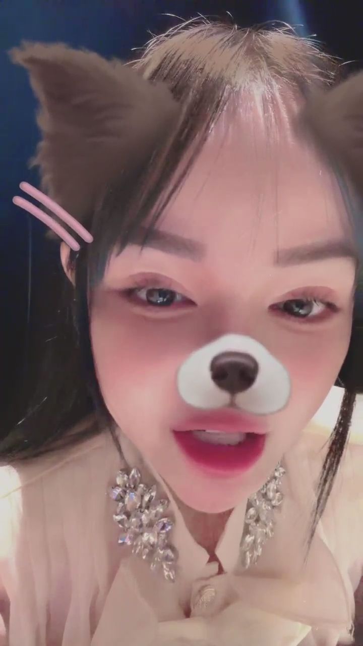 __kiss_ : 這麼近的距離,你有聽清楚我在說什麼嗎?👂💕 #女友視角 #親密互動 #心裡話