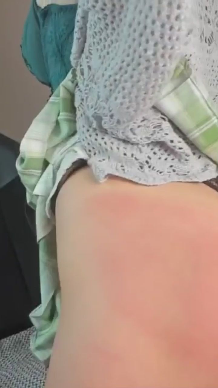  : 清脆的拍打聲與惹人憐愛的紅印，今天的互動有點激烈呢 🍑 #道具互動 #紅潤印記