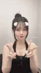 cathy0830 : 喝水、比耶、大笑,哪個瞬間最讓你心動?✌️❤️ #可愛日常 #甜美女孩 #心動