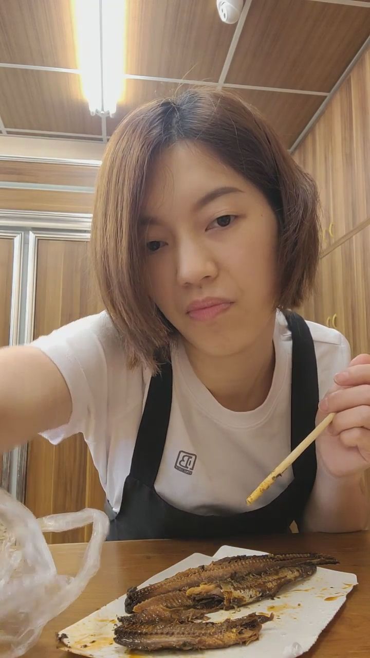  : 這一口咬下去的滿足感，看了都餓了...🤤 #吃貨日常 #感官體驗 #美食