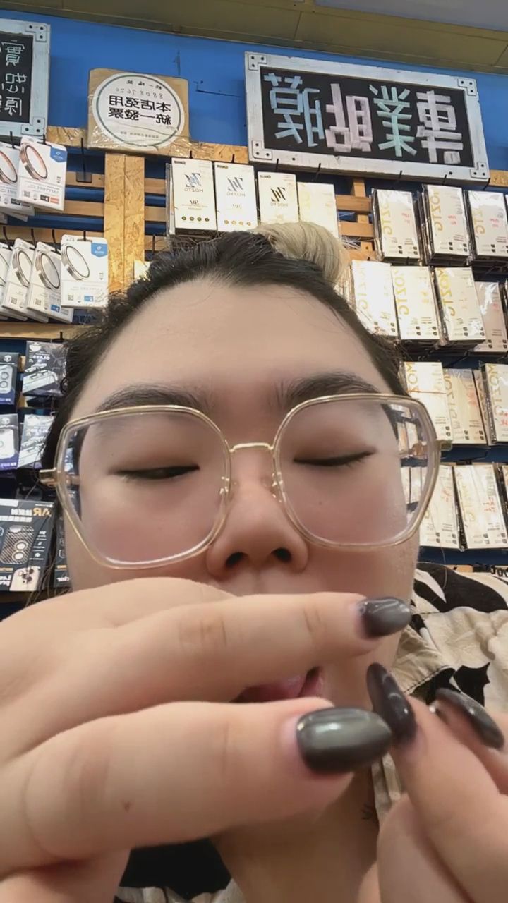 elmobaby : 停不下來的舌環把玩,這種觸感太讓人上癮了 👅✨ #舌環 #口部特寫 #性感