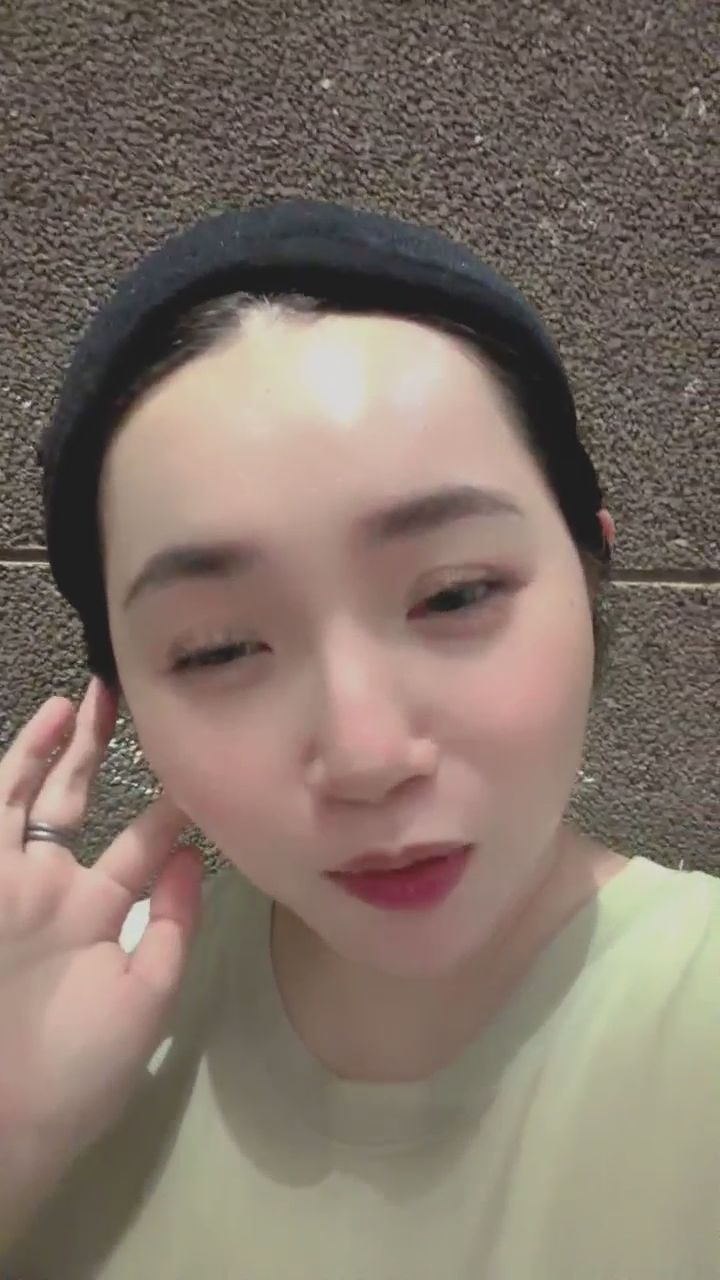 cutecindyoo : 喜歡這樣靜靜地近距離看著你 💕 #甜美日常 #女友視角 #近距離互動 #心動瞬間