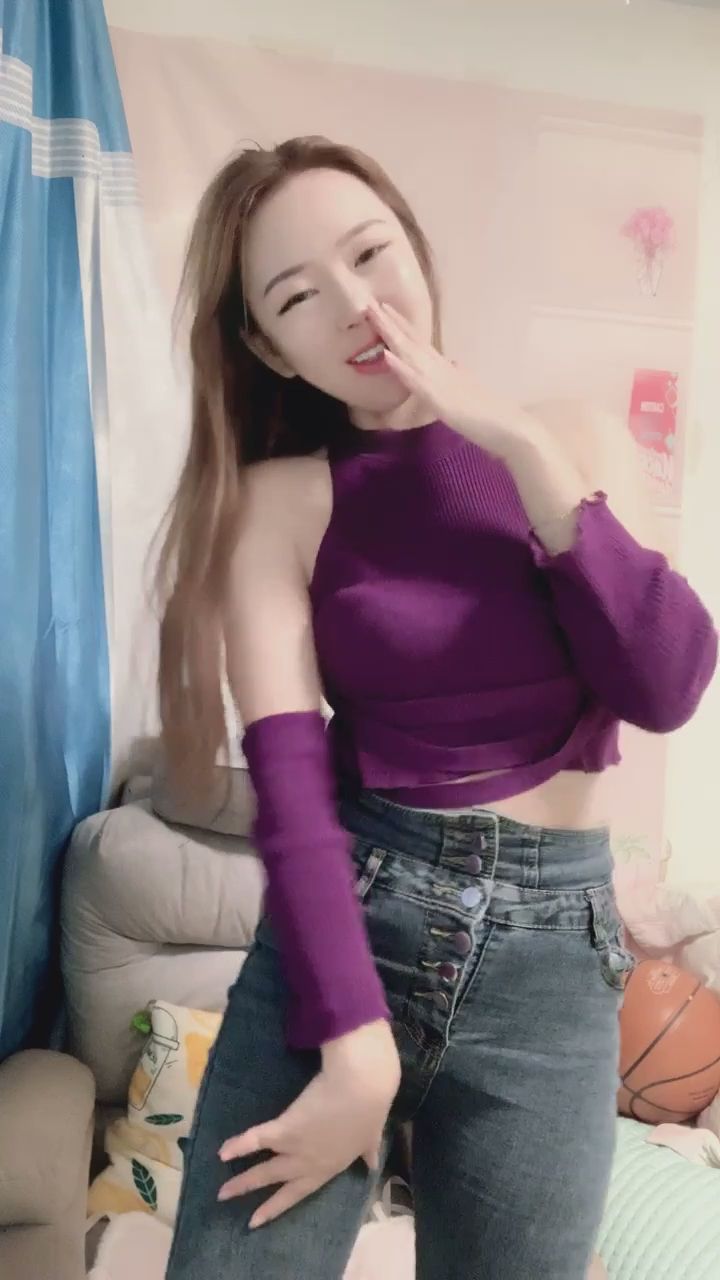  : 活力滿滿的熱舞來啦！這笑容跟律動你給幾分？💜✨ #熱舞 #甜美 #活力