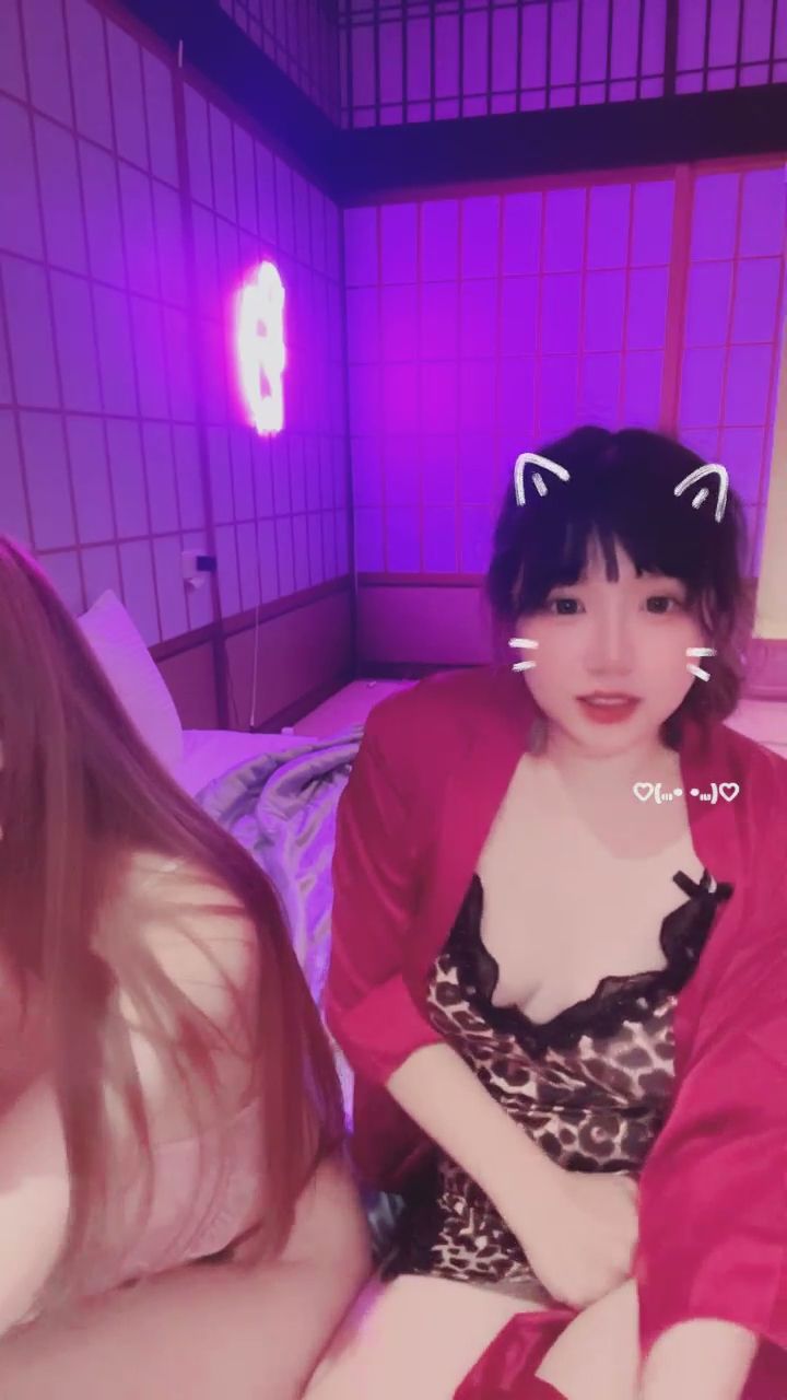  : 紅絲帶與豹紋的完美搭配，動態展示超吸睛！