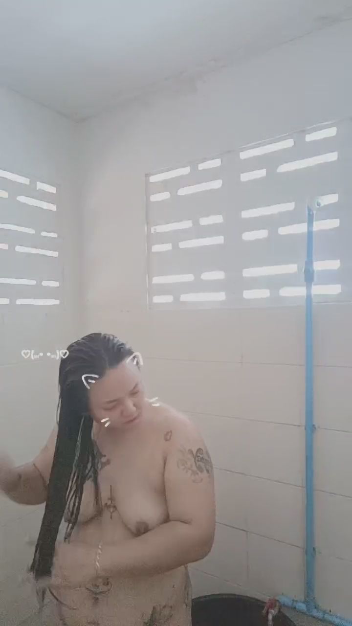  : 給你一個溫柔的問候！一起享受香噴噴的洗髮時光🛁👋 #女友感 #日常分享 #淋浴 #互動