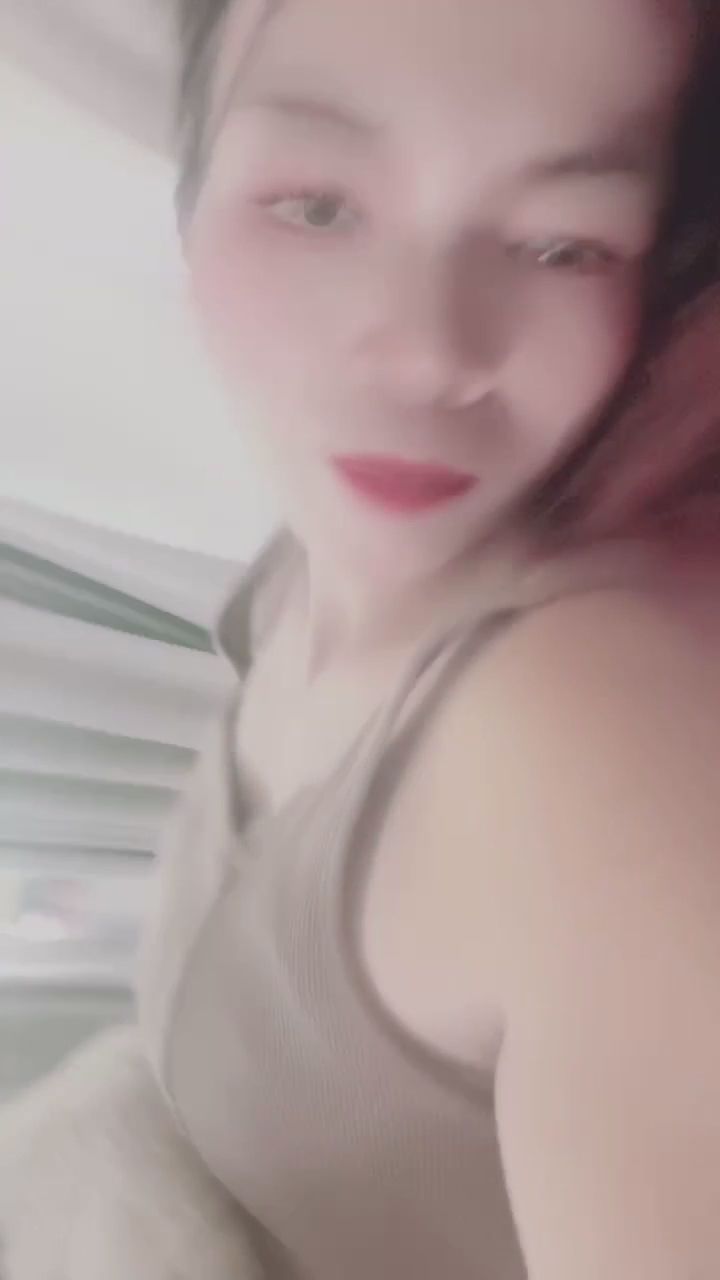  : 閉上眼，靜靜感受這一刻的沉醉... 💫 #迷離 #沉醉 #特寫 #唯美