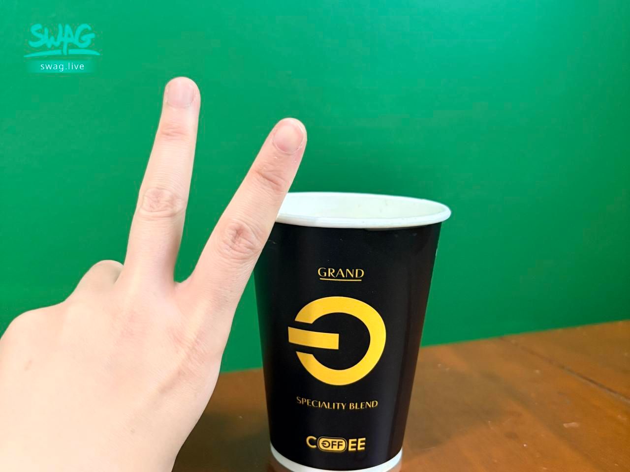 bershuka : 本週✌🏻暑期營、看電影、週末找朋友吃天母平價美食,帶著小朋友逛逛街好開心🙌🏻但最後淋成落湯雞了😅🌧️