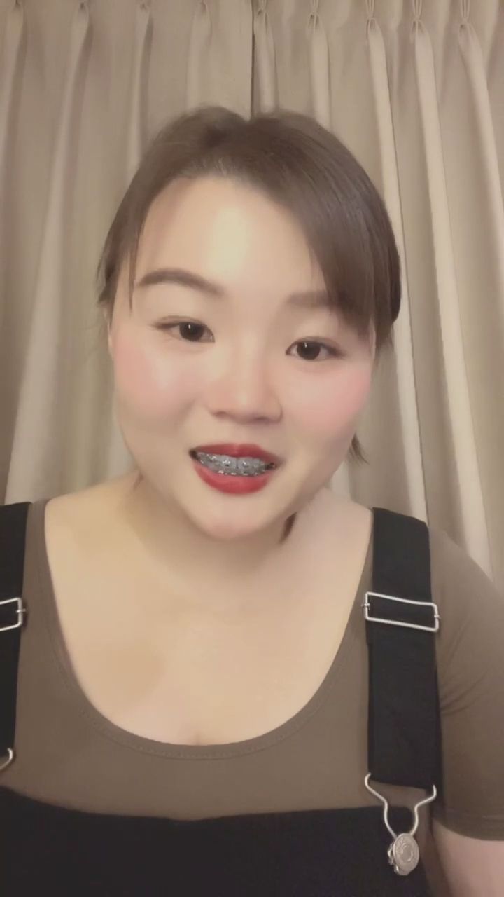 falunbangkok : 大家來看直播會知道最深度的泰國🥰 #甜美 #牙套女孩 #親密互動