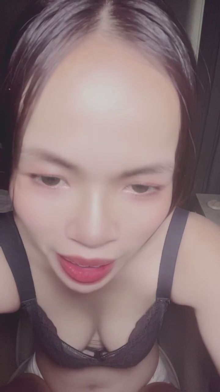 : 靠近一點，聽聽我想對你說什麼🥰 #甜美 #女友感 #直播互動