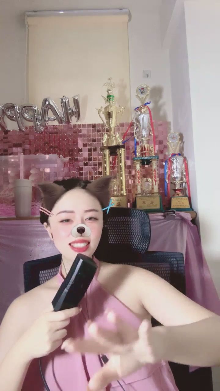 jjpq30001016 : 準備好接住我的飛吻了嗎？😘✨ #直播 #心動瞬間 #甜美互動