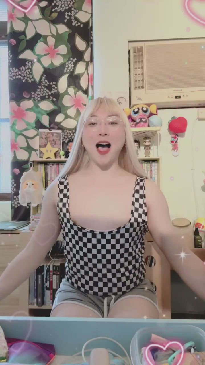 : 準備好跟我一起跟著節奏搖擺了嗎？🎵 #活力女孩 #對嘴熱舞 #動態感