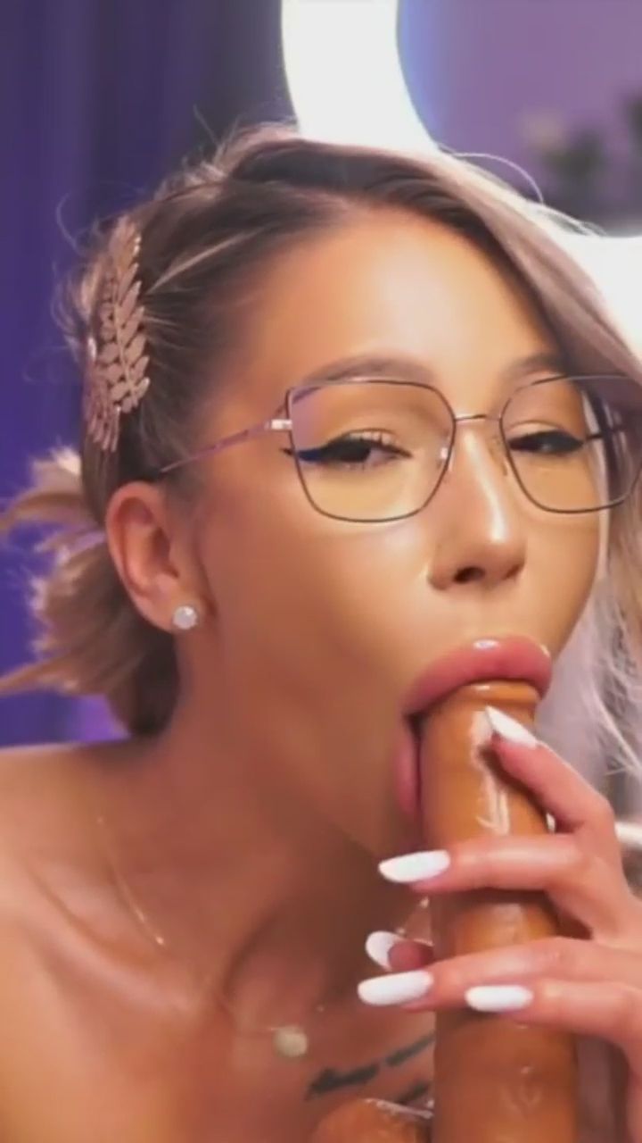  : 停不下來的火熱節奏，眼神說明了一切 💋 #挑逗 #性感互動 #魅惑