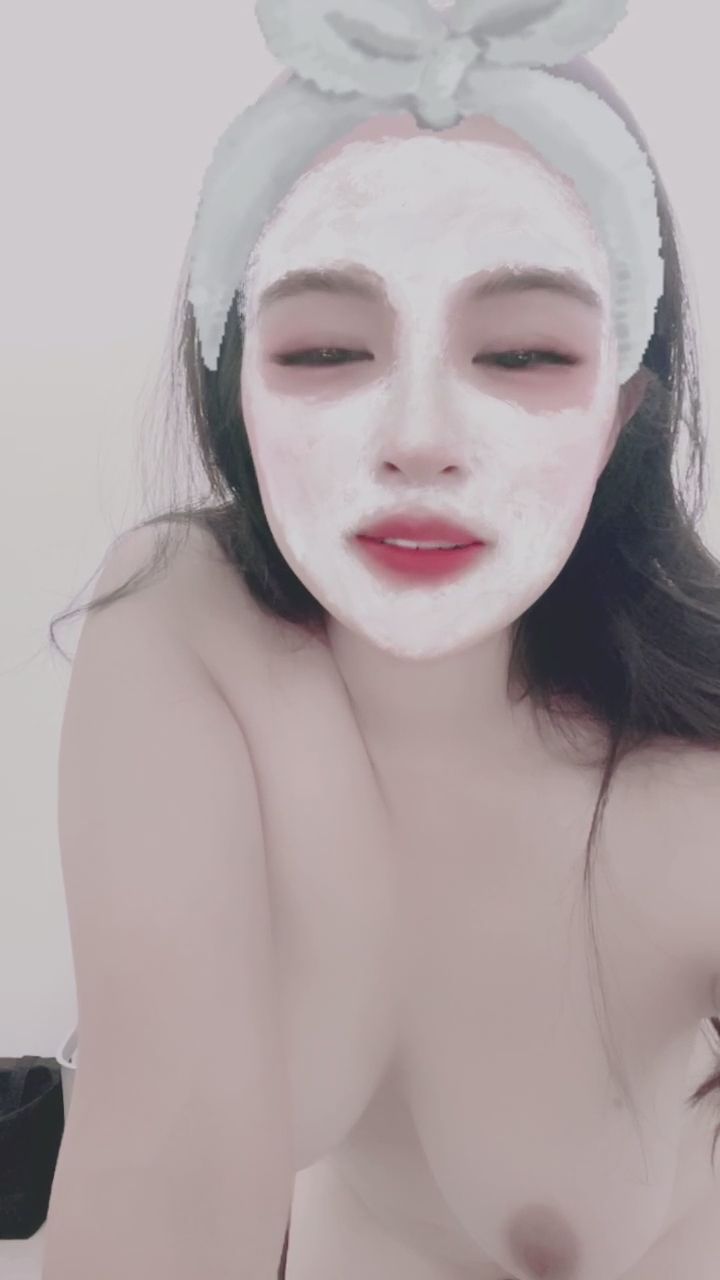 lenababy : ‼️直播碎片‼️🥰 #全裸上身  #性感日常
