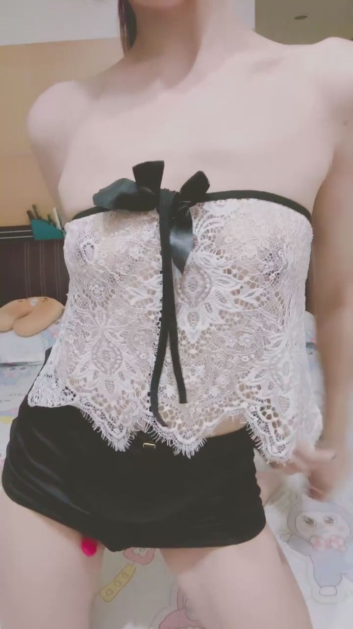 jenny105106 : 蕾絲下的心跳瞬間,毫無保留的視覺衝擊讓你無法移開雙眼。🔥👀 #蕾絲 #性感特寫 #大尺度 #誘惑