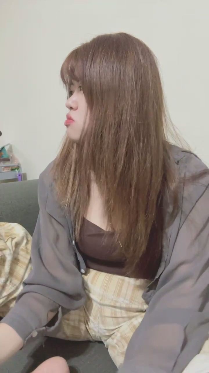  : 這顆果子特別甜，看著我吃是不是也覺得心動了呢？🍓👀 #吃播 #互動 #甜蜜